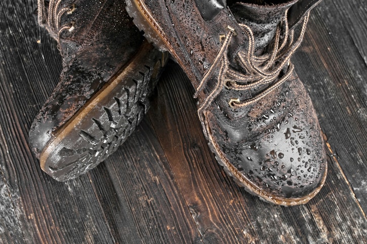 does rain damage leather shoes