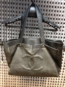 Chanel purse color restoration before and after image 1